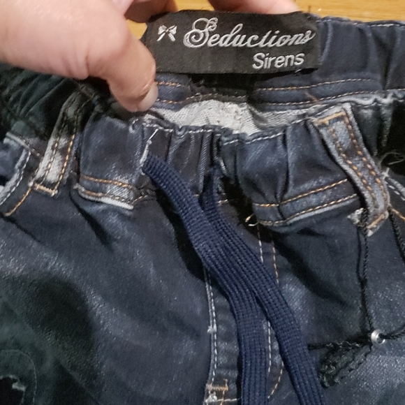 3/$30 Jeans - Picture 5 of 6